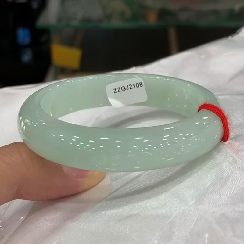 Lighting - Natürliches Burmesisches Jade-Armband aus alten Minen,