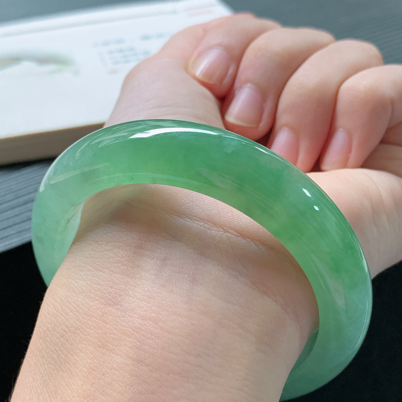 Lighting - Jadeit-Armband, burmesischer Eis-Wachs-Jade aus alten Minen,